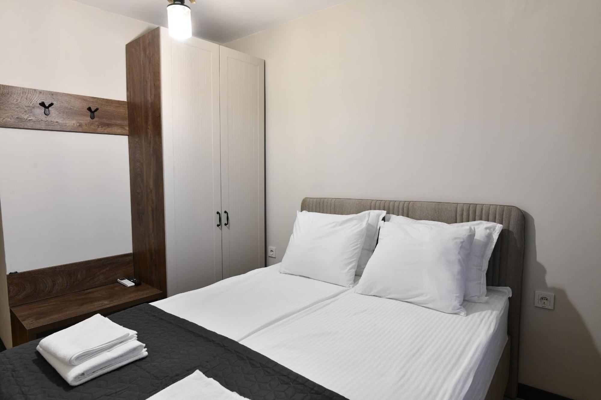 Guest House Lazara เวลีคอเทอร์โนโว ภายนอก รูปภาพ