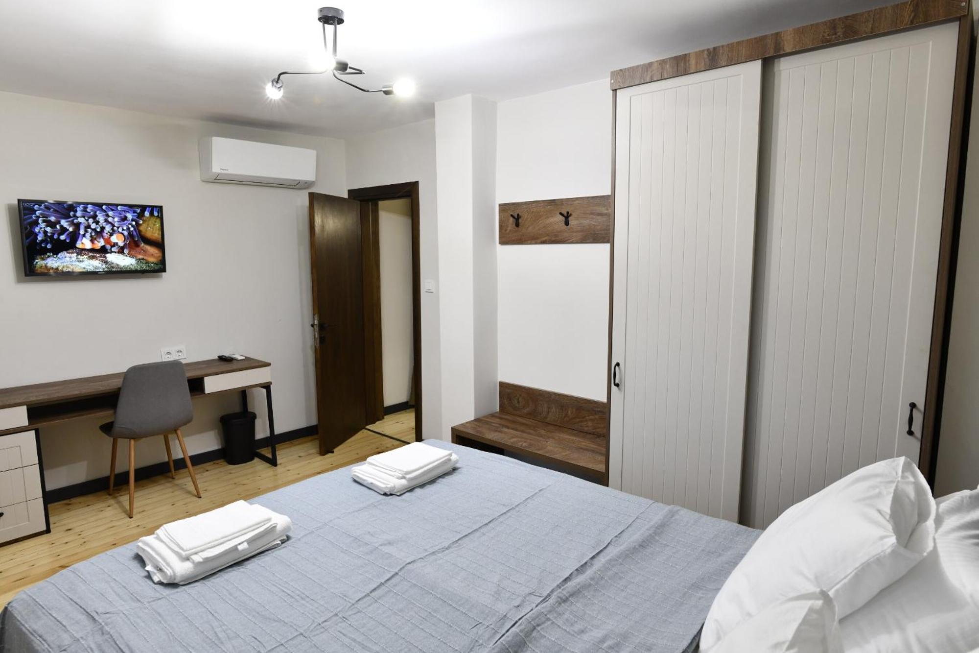 Guest House Lazara เวลีคอเทอร์โนโว ภายนอก รูปภาพ