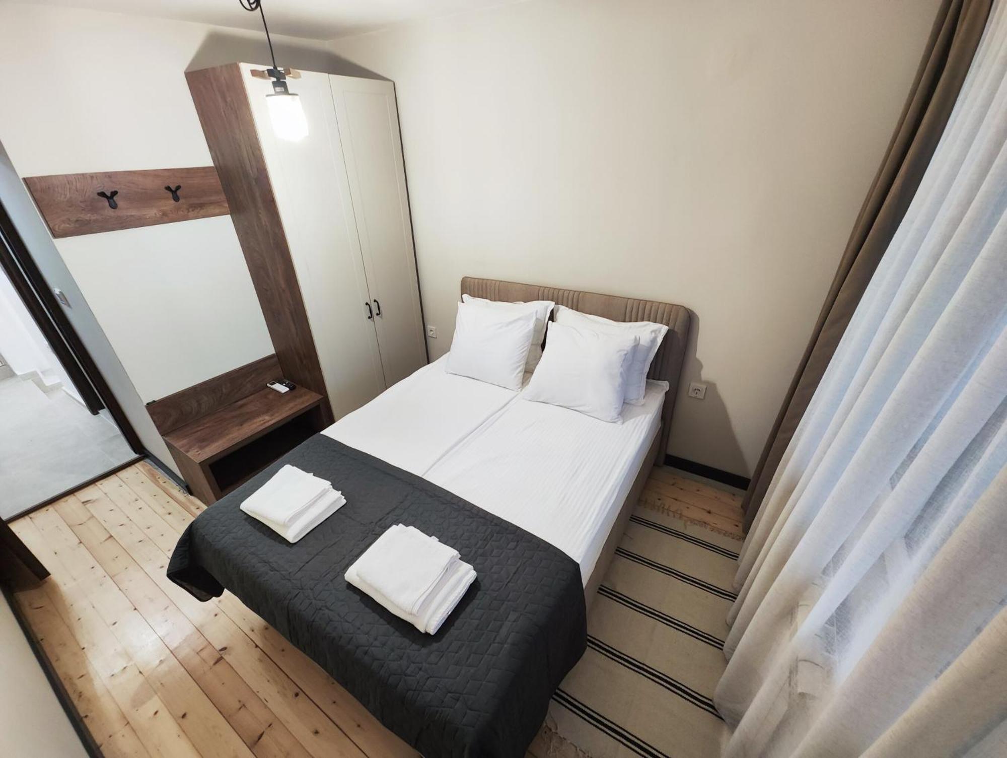 Guest House Lazara เวลีคอเทอร์โนโว ภายนอก รูปภาพ
