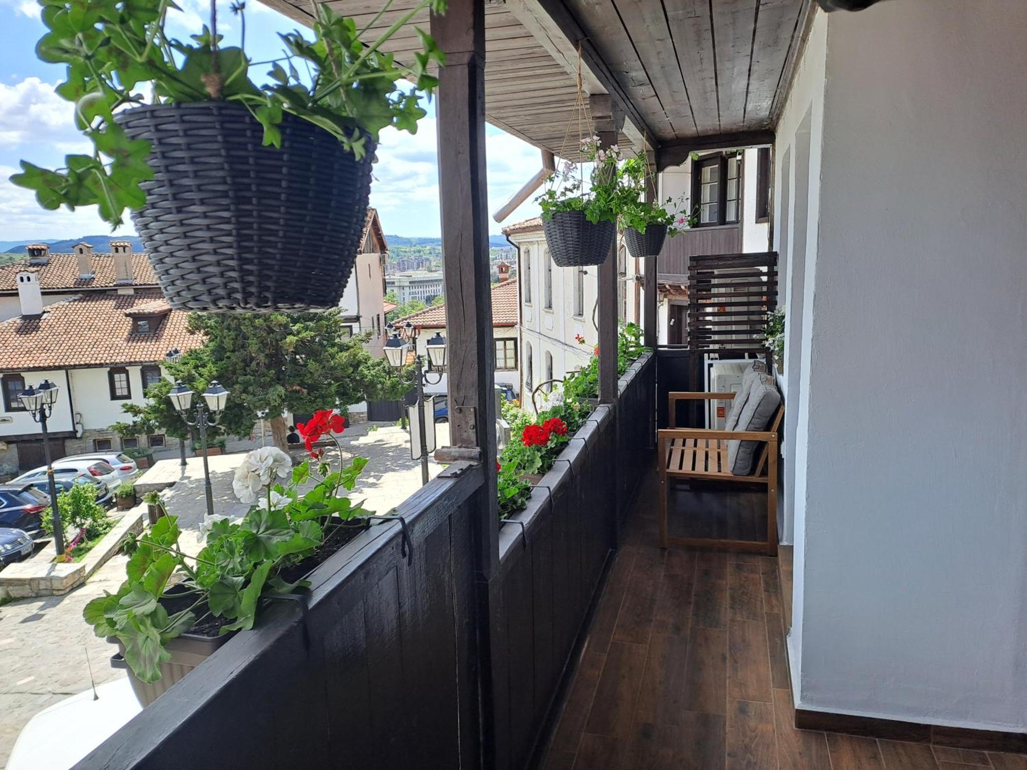 Guest House Lazara เวลีคอเทอร์โนโว ภายนอก รูปภาพ