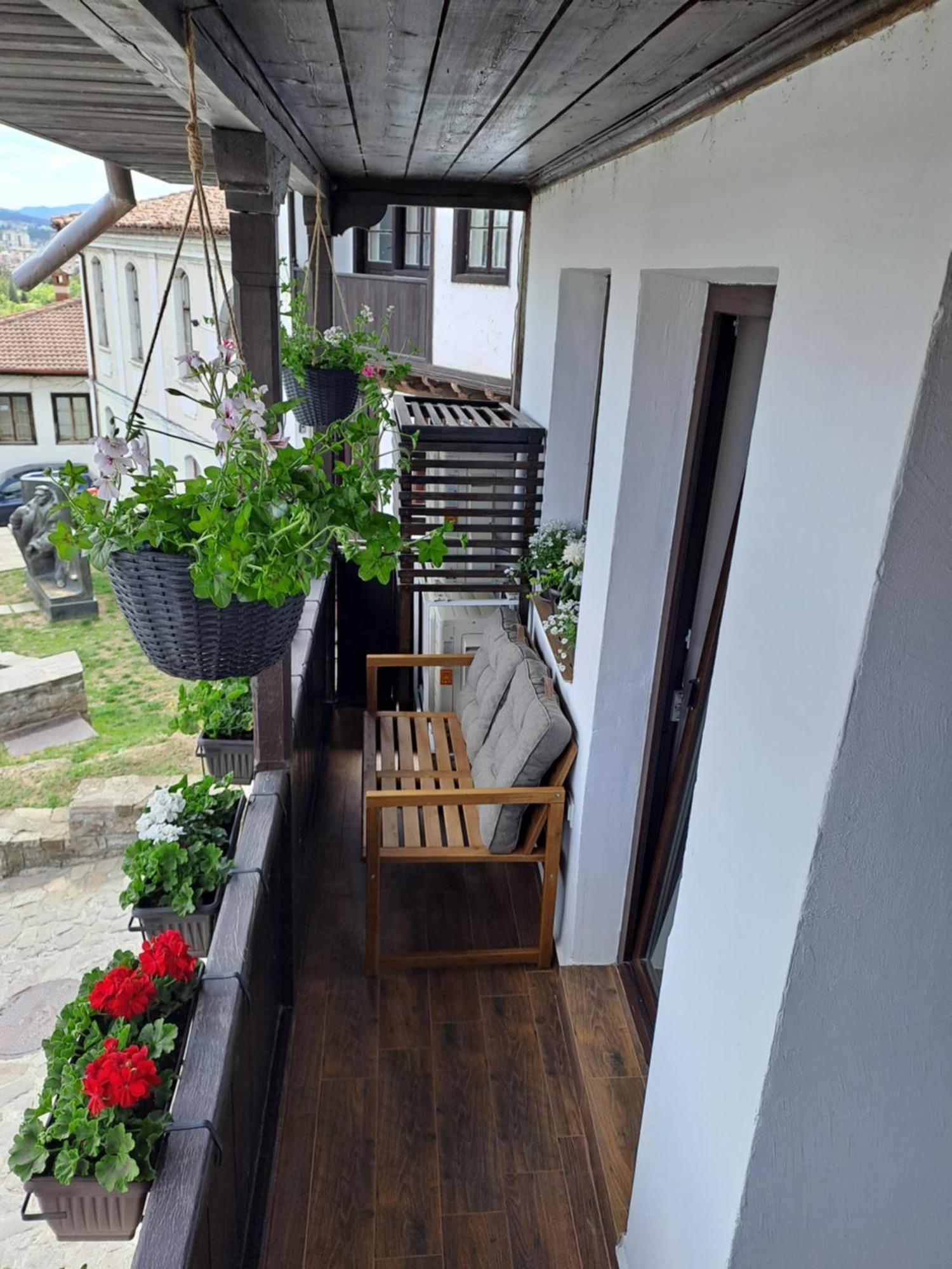 Guest House Lazara เวลีคอเทอร์โนโว ภายนอก รูปภาพ