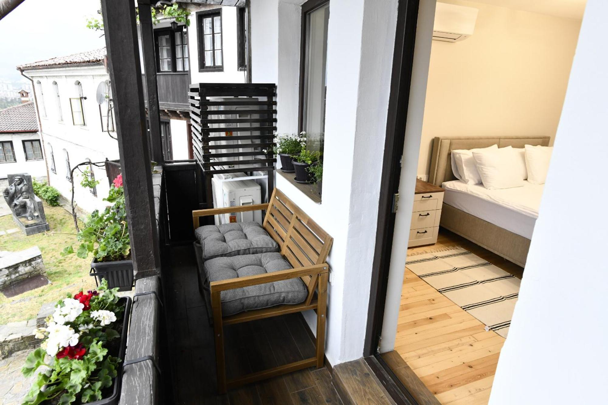 Guest House Lazara เวลีคอเทอร์โนโว ภายนอก รูปภาพ