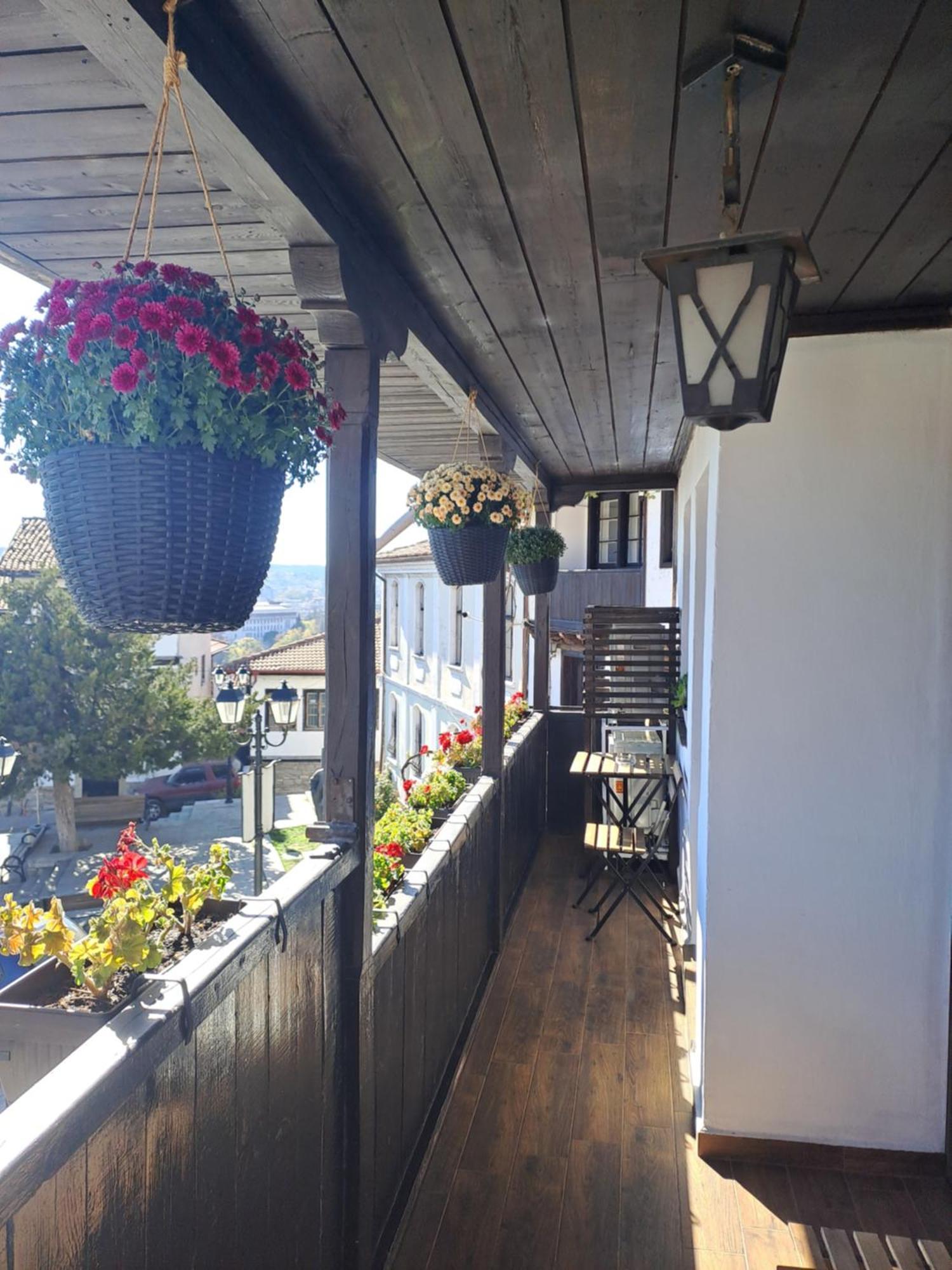 Guest House Lazara เวลีคอเทอร์โนโว ภายนอก รูปภาพ